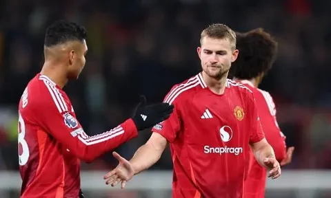 Casemiro và De Ligt bị chỉ trích vì hành động khó hiểu trước Arsenal