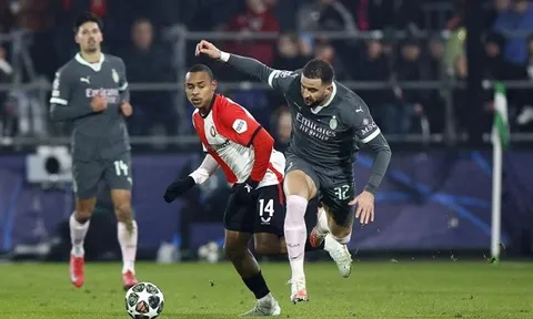 Robin van Persie nhận thêm tin dữ, khả năng cao bị loại khỏi C1