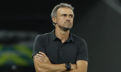 HLV Luis Enrique: PSG hoặc Liverpool, 1 trong 2 sẽ vào chung kết