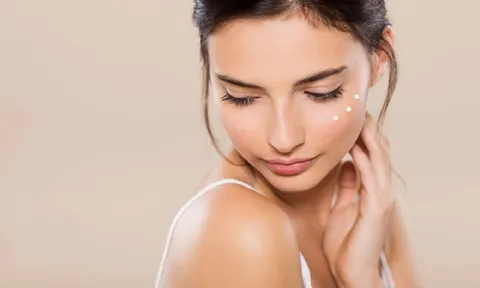 Mẹo giúp nàng sở hữu lớp trang điểm trong veo, căng mịn chẳng kém gái Hàn