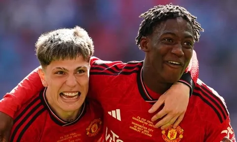 NÓNG! Vụ Mainoo, Garnacho rời Old Trafford rõ như ban ngày
