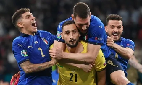Quá đắng! Donnarumma loại Liverpool, Ý liền 'xát muối vào nỗi đau' của tuyển Anh