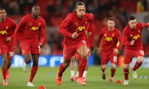 Virgil van Dijk thể hiện đẳng cấp với phát biểu sau trận thua PSG