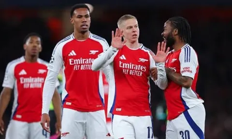 Arsenal 2-2 PSV: "Dạo chơi" tại Emirates; Điểm sáng Raheem Sterling