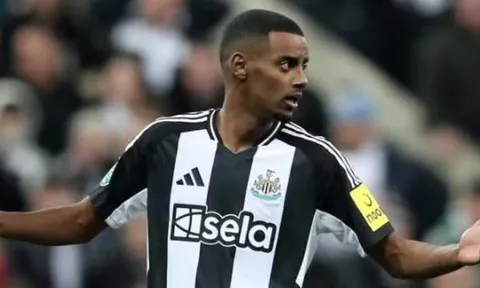 Gặp khó vụ Isak, Liverpool có thể hài lòng với 'sát thủ' lợi hại hơn Nunez ở đội trẻ