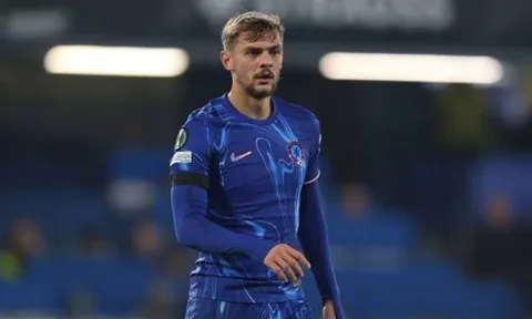 Kiernan Dewsbury-Hall ghi điểm 10 với Enzo Maresca