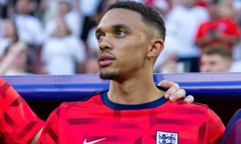 Trent Alexander-Arnold bị loại khỏi danh sách đội tuyển Anh