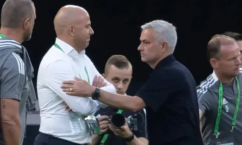 Bài học từ Mourinho có thể giúp Slot xây dựng kỷ nguyên mới cho Liverpool