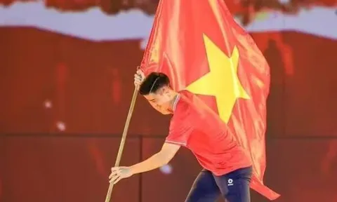 Duy Mạnh và Hai Long tái hiện 2 khoảnh khắc lịch sử của bóng đá Việt Nam