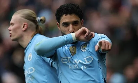 Man City 2-2 Brighton: Kỷ lục của Haaland; Khuôn mặt đáng thương