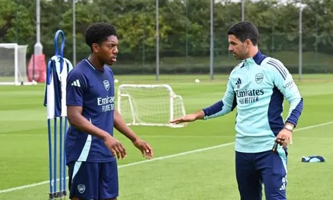 Mikel Arteta: "Cậu ấy là nguồn cảm hứng cho thế hệ trẻ của Arsenal"
