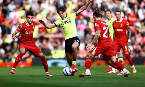 TTCN lại chứng kiến cuộc chiến giữa Liverpool và Man United