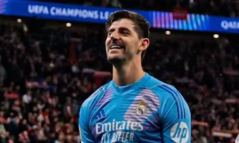 Chủ tịch Atletico: "Courtois cần phải câm miệng lại"
