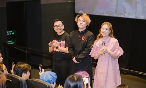 Hoàng Thùy Linh sống lại cảm giác Vietnamese Concert sau mỗi suất chiếu phim “Chúng ta là người Việt Nam”