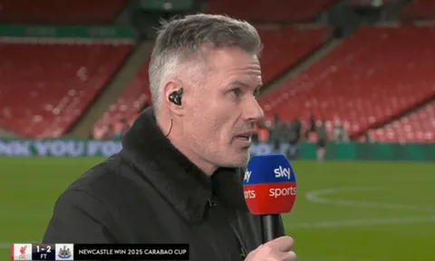 Hụt Carabao Cup, Carragher khuyên Liverpool mua gấp 2 tân binh