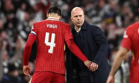 Liverpool vỡ mộng ăn 2, Slot đã sai ở đâu?