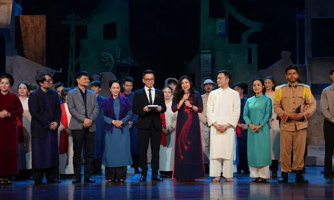 Nhạc kịch "Lửa từ Đất" bùng nổ ngay trong đêm diễn đầu tiên