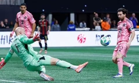 Messi lập siêu phẩm solo, Miami vươn lên ngôi đầu MLS