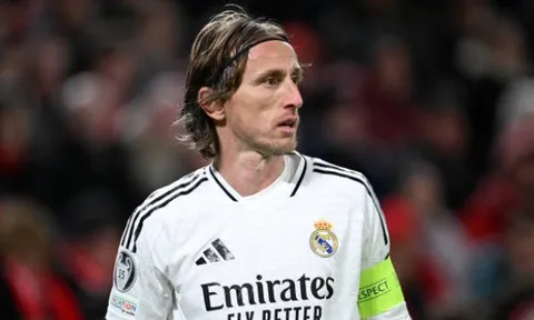 Quá điên rồ Luka Modric