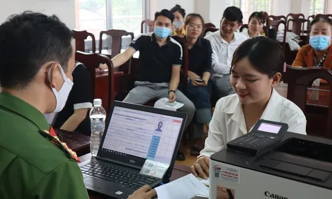 Đến hết 31/12/2025: Người sinh vào 3 năm này bắt buộc phải đổi thẻ Căn cước, không đổi bị phạt 500 nghìn