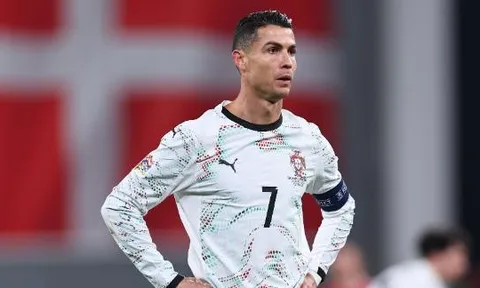 Bồ Đào Nha vs Đan Mạch: Ronaldo phản ứng với Hojlund; Lời đùa hóa thật của Dalot - Bruno