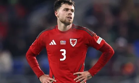 Chữ ký ngon bổ rẻ giúp Liverpool thay thế Alexander-Arnold