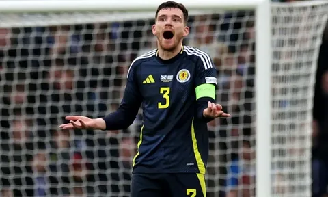 Robertson bị chỉ trích dữ dội sau thất bại 0-3 của Scotland trước Hy Lạp
