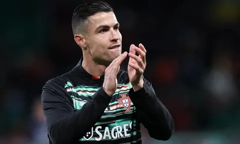 Ronaldo nhận tấm bằng kỷ lục Guinness