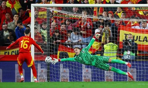 Thủ môn Hà Lan hóa giải một siêu phẩm và một quả penalty của Lamine Yamal