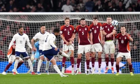Anh 3-0 Latvia: 'Ma thuật' của Reece James; Tuchel biến hóa