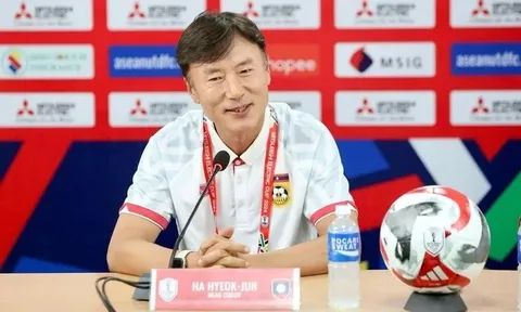 HLV Lào muốn học trò sang thi đấu tại V-League