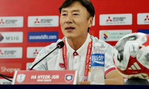 HLV tuyển Lào nói gì về Tiến Linh, Quang Hải?