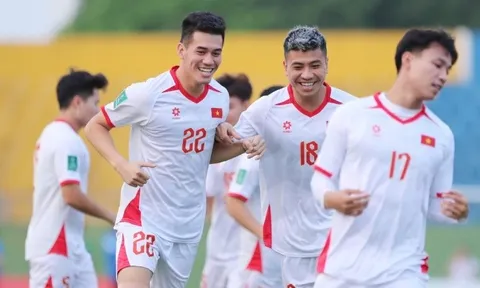 Việt Nam vs Lào: Nhiệm vụ của Tiến Linh; Ngôi sao Lào gốc Việt