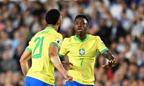 Argentina 4-1 Brazil: Tra tấn khủng khiếp; Quá bạc nhược