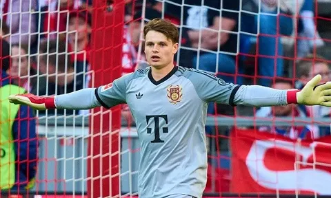 Jonas Urbig: Sự thăng tiến chóng mặt ở Bayern Munich
