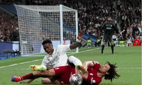 Arnold rời Liverpool để tìm kiếm Quả bóng vàng
