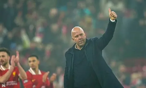 Slot đã làm gì để giúp Liverpool không rơi vào cảnh như MU, Arsenal?