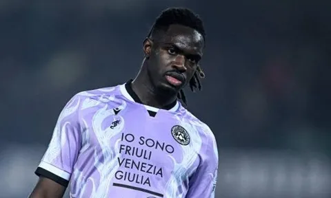 Tăng cường hàng thủ, M.U bất ngờ nhắm sao Serie A