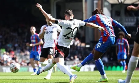 Fulham 0-3 Palace: Kiểm soát bóng vô vọng; Hàng thủ mắc sai lầm
