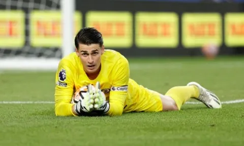 NÓNG! CLB Premier League mua đứt Kepa