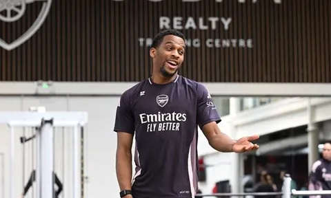 Arsenal trong buổi tập chuẩn bị cho trận Fulham: Tin vui từ Timber; Dấu hỏi Saka