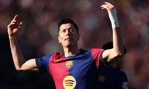 Barcelona 4-1 Girona: Không cần Raphinha; Lewandowski đáp trả Mbappe