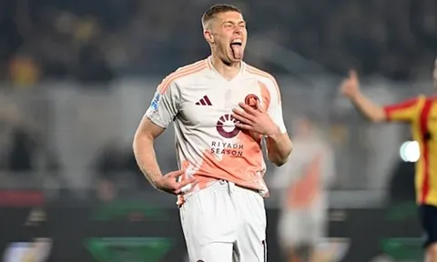 Lecce 0-1 Roma:  Dovbyk giải cứu đội khách; VAR gây tranh cãi