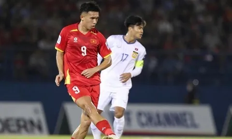 Minh Khoa thăng hoa, đội tuyển Việt Nam có "truyền nhân" của Hùng Dũng?