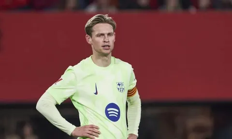 Rõ lý do Frenkie De Jong bị dự bị trong trận Barcelona vs Girona