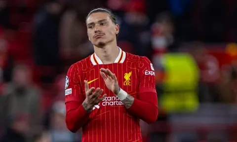 "Tôi sẽ rất ngạc nhiên nếu mùa sau Nunez còn ở Anfield"