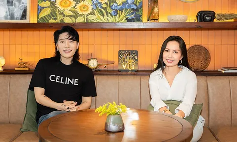 Cẩm Ly: ‘Người trong nghề từng phản đối, nói ông xã hại tôi khi cho tôi hát dân ca’
