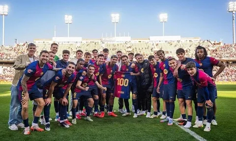 Eric Garcia cán mốc 100 trận tại Barca, CĐV bùi ngùi tiếc cho Ansu Fati