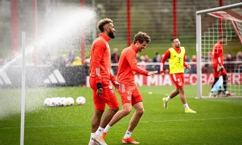 Đồng đội cũ gợi ý bến đỗ cho Muller sau khi rời Bayern