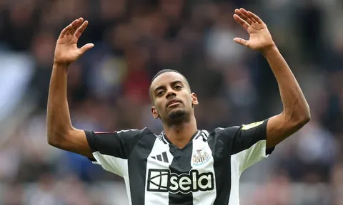 Hai chướng ngại lớn trong thương vụ Arsenal - Alexander Isak